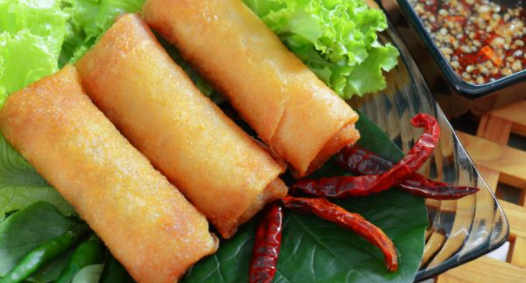 CHICKEN SPRING ROLLS